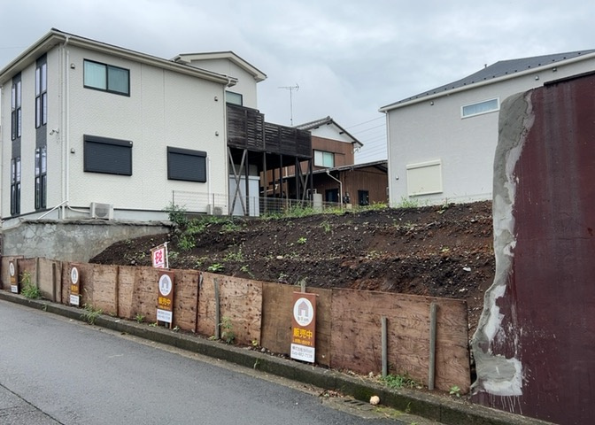 人が暮らすうえで日光は大切な要素となります。日当たりの良さは譲れないポイントですね。併せて近くに大きな建築物の建築予定がないか、あるいはそれが可能な土地が近くにないか事前に確認することもお勧めします。