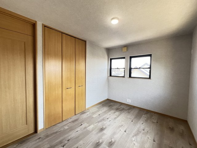 シンプルで使いやすい洋室