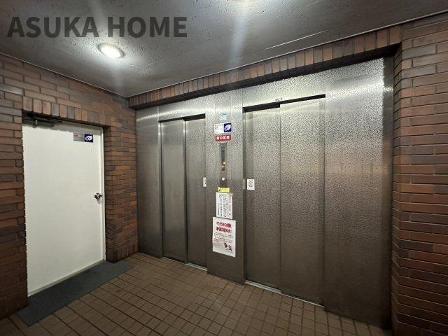 朝の忙しい時間に特に嬉しいエレベーターを2基完備♪