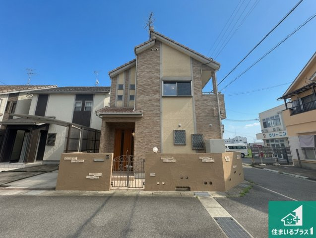 周辺は落ち着いた街並みの住宅地！子育てがしやすい住環境です！