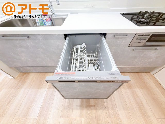 家事負担が軽減される便利な食洗器付♪