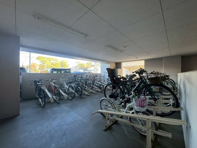 大切な自転車が雨に濡れません