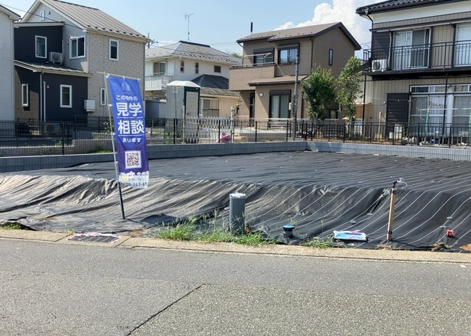 隣家の土地はどうなっているのか、生活利便施設が近くにあるのか、学校まで近いかなど、お客様のライフスタイルにあわせたイメージが重要です。また、近くにあると困る施設が近くにないかも確認するといいでしょう。