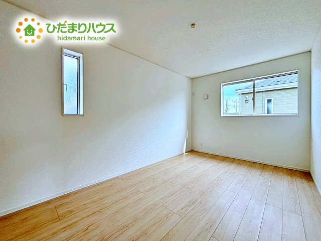 机にベットを置けば子供部屋の完成です！