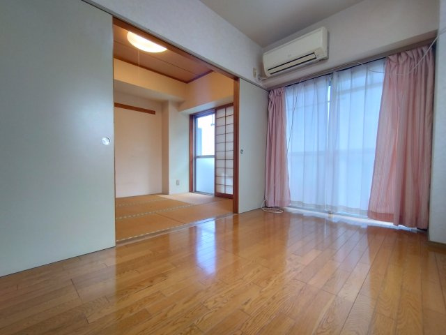 洋室6帖から和室6帖