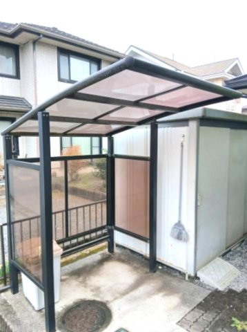 【その他設備／現地写真】サイクルポートが設置されています。意外と、あると便利なアイテムです。