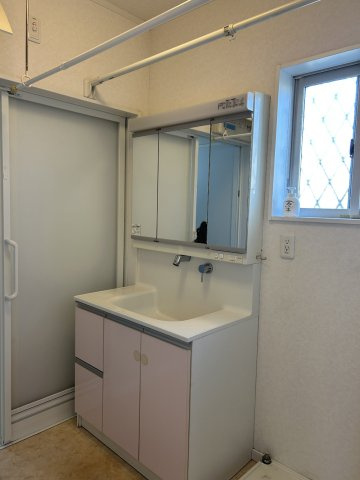 そのままでもお使い頂けますが、気になる方は入居前に交換をオススメします。リフォームの見積もりもお気軽にご相談下さい。