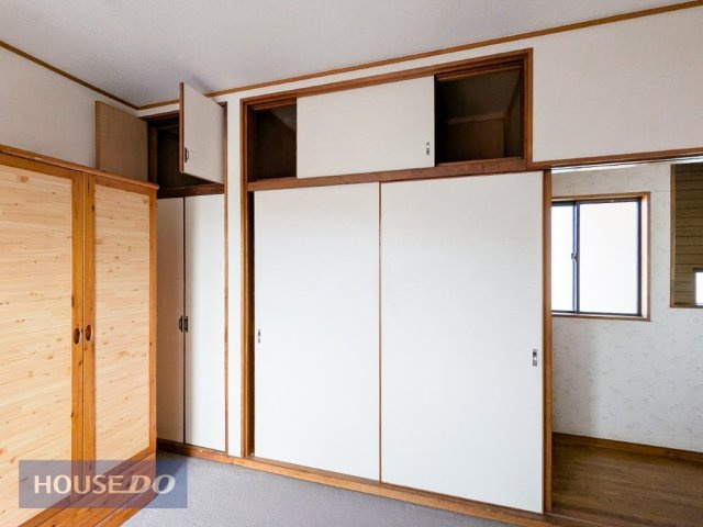 お部屋にはしっかり収納がついています♪