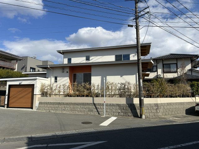 南西角地になり日当たりのいい戸建です！