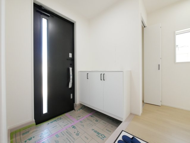 土間が広く、すっきりとした玄関