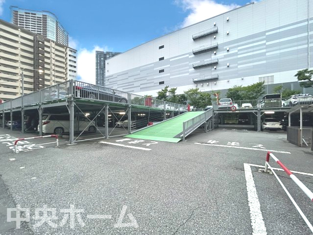 【敷地内駐車場】最新の空き状況や費用などの詳細は担当スタッフまでお問い合わせください。