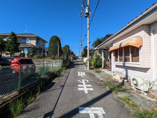 西側の前面道路