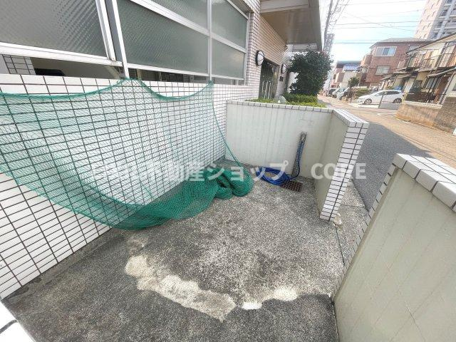 共有部分は、住民なら誰もが使える設備のこと。例えば廊下・外部階段やエントランス・ゴミ置き場などがあります。