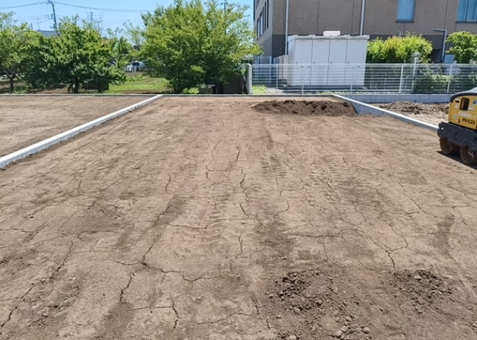 家を建てる前提で土地を探している場合、地盤の丈夫さは譲れない条件の一つです。地盤が脆弱だと追加工事が必要となります。また、過去に地盤沈下や液状化現象を起こした土地は、できるだけ避けた方がいいでしょう。