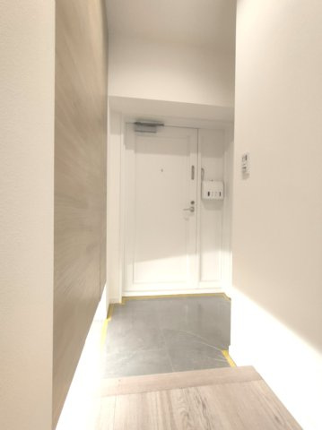 【玄関】　優しい雰囲気の玄関、家族の帰りを暖かく迎えてくれます♪