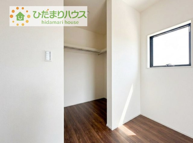 大容量のWICのある主寝室！夫婦の洋服もたくさん収納できます！