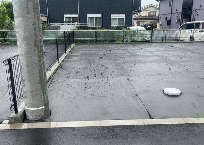 土地の形が極端に長細かったり、狭小地、あるいは道路との高低差がある傾斜地だった場合、後々売ろうとしても買い手がつかない場合もあります。後々、売却することになった時に価値の下がらない土地を選びましょう。