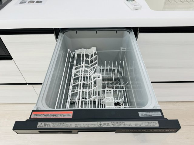 ～食洗機付き　ご飯を美味しく頂いた後の食器洗いはお任せ、家族でゆっくりとくつろげます～
