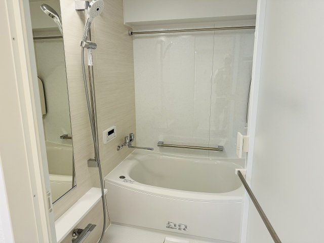 ～新規交換したキレイなバスルーム（TOTO製）　気持ち良く湯船に浸かる事が出来ます～