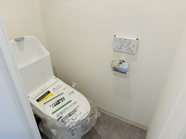 ～TOTO製、暖房温水洗浄機能付きトイレ　冬場は特に嬉しい機能ですね～