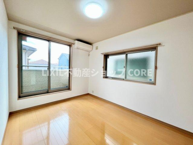 室内はいつも明るい印象なので気持ちの良い朝を迎えられます。毎日の生活も明るくなりそう♪　