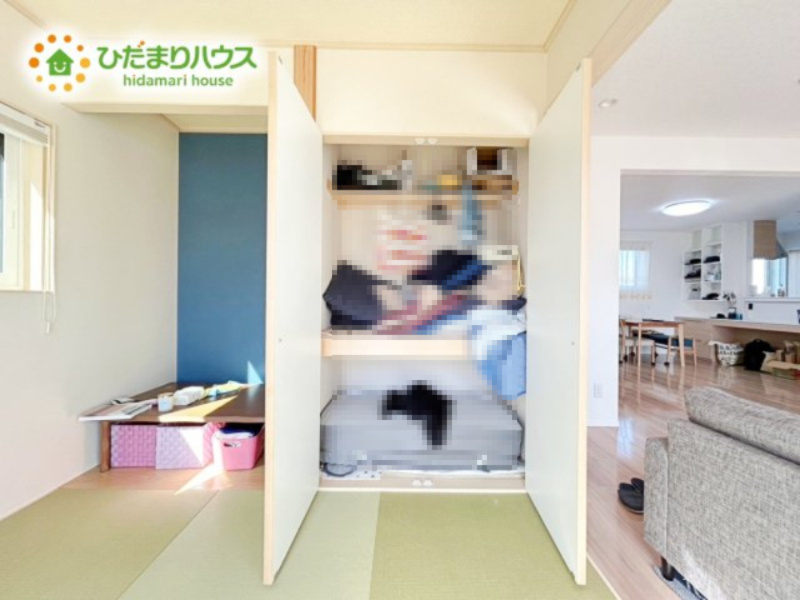 和室の収納は横開きクローゼット！　しまった物の出し入れも楽々です(^^)