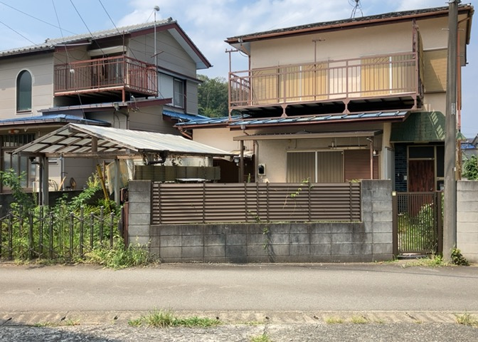 家を建てる前提で土地を探している場合、地盤の丈夫さは譲れない条件の一つです。地盤が脆弱だと追加工事が必要となります。また、過去に地盤沈下や液状化現象を起こした土地は、できるだけ避けた方がいいでしょう。