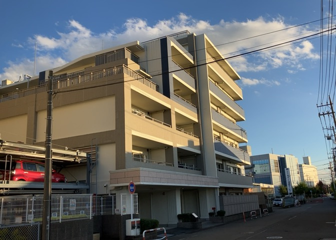 外観はマンション管理がされているかの目安になります。築年数が古いと、壁面は劣化してひび割れが生じることも！建物が古びていても細かいところが修繕されていると、きちんと管理されているなぁと感じるでしょう。