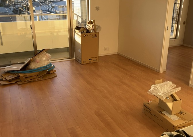 直線タイプはLとDKを一直線に並べた形で対面キッチンのタイプです。一般的なのでよく見かけるかもしれません。直線タイプに似た直接アイランドタイプは、キッチンとダイニングの間に壁がない分広く感じられます。