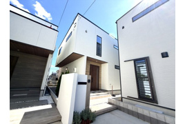 越谷市花田６丁目E号棟　新築戸建の外観