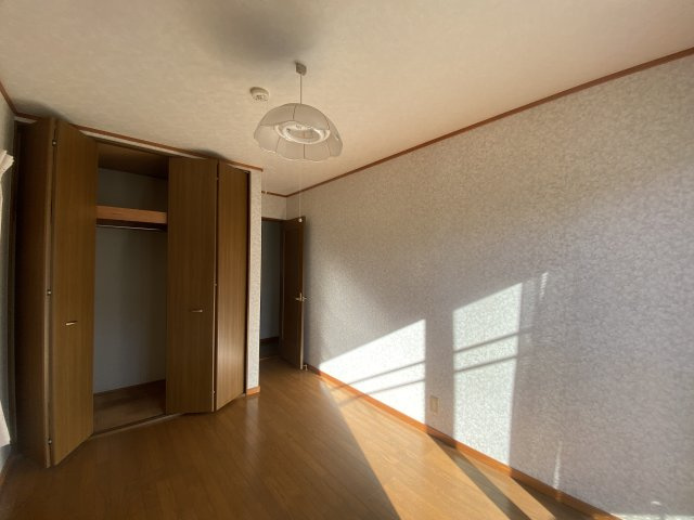 ゆったりとしたプライベート空間として心地よく使える洋室。生活シーンを選ばず、寝室・子ども部屋・趣味スペースなど幅広い用途に対応。毎日がより快適になります　