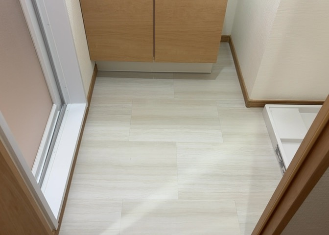 洗面脱衣所は「体を綺麗に整える場所」という目的と役割を持っています。そして便利で使い勝手のいい「体を綺麗に整える場所」にするためには、配置や動線、照明や収納計画をしっかりと検討しておく必要があります。