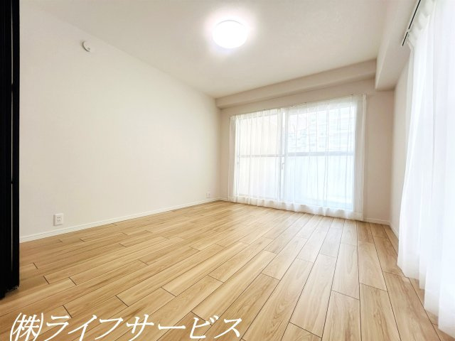 洋室・角部屋につき窓2面あり