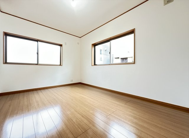 洋室6.1帖／2面採光で明るく開放的な住空間。