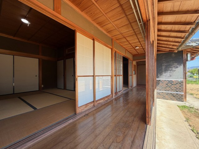 南側で温かい縁側(^^)/