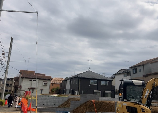 土地の地勢が高台の場合、景色を綺麗にみることができ、景色にこだわってお家探ししている方におすすめです！また平坦地よりも風通しがいいというメリットがあります。デメリットもあるので是非現地でご確認下さい。