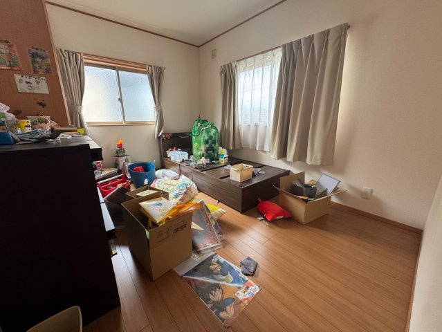 明るい洋室です