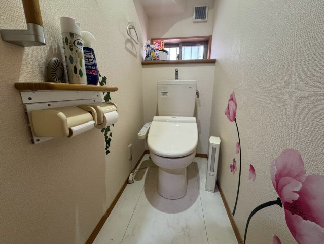 ゆったりとした空間のトイレです