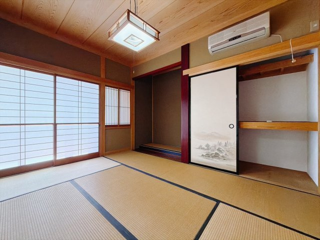 ■和室｜季節物がたくさん収納できる押し入れは衣替えや模様替えで大活躍！