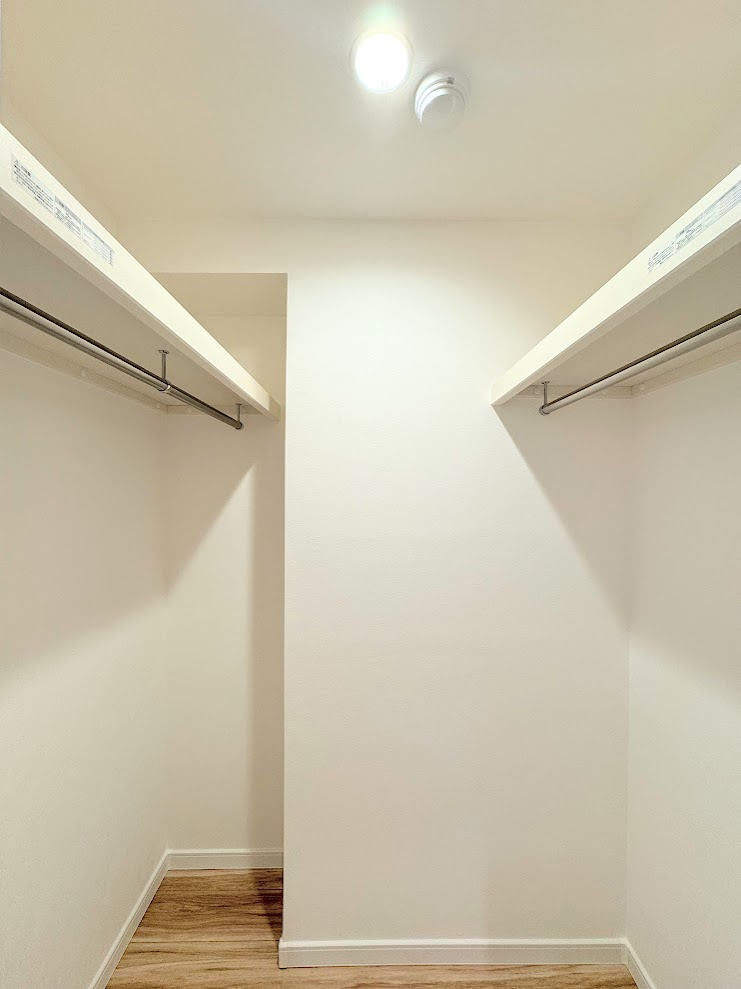 ◆荷物の多い方には嬉しい収納スペースです。季節物やスーツの収納等にピッタリです。