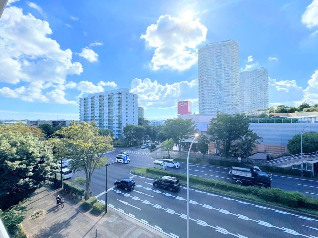◆どこまでも続く空と街並みを一望。毎日が特別感に包まれる、開放感にあふれた心地よい住まい。