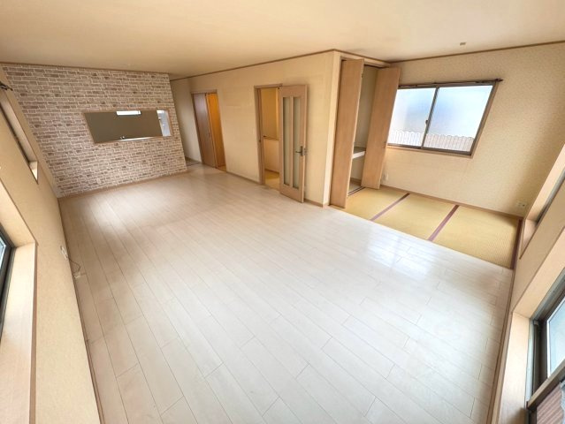 外からの視線を気にせず、ゆったりくつろげる2階リビングです！