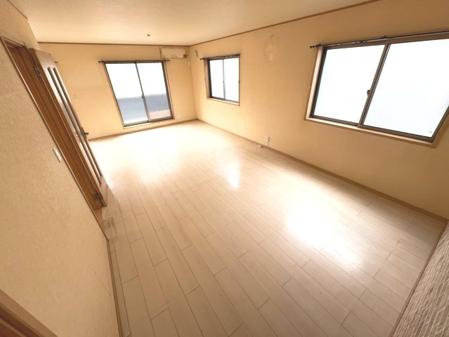 外からの視線を気にせず、ゆったりくつろげる2階リビングです！