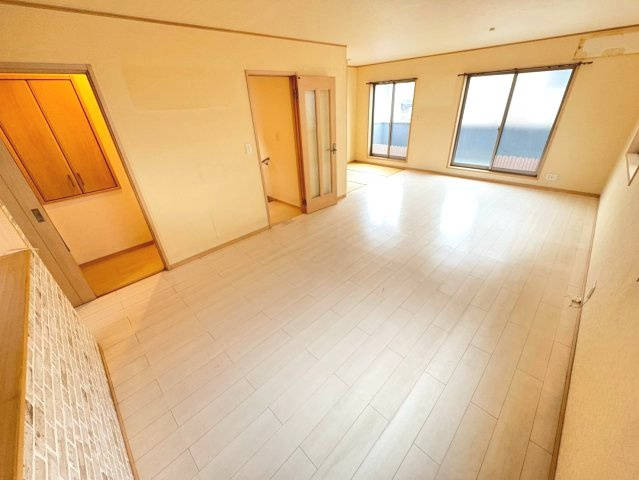 外からの視線を気にせず、ゆったりくつろげる2階リビングです！