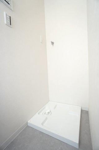 脱衣所・洗濯機置場となります♪