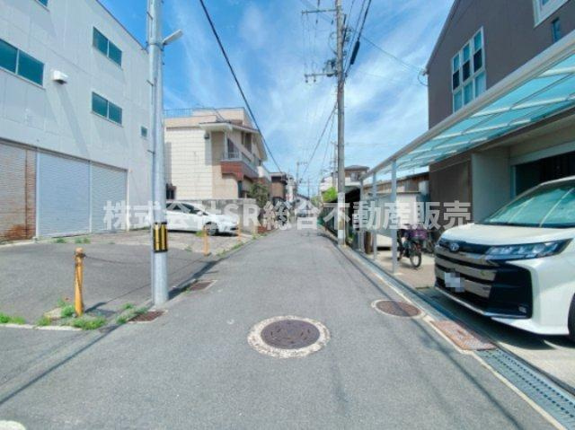 前面道路含む現地写真です