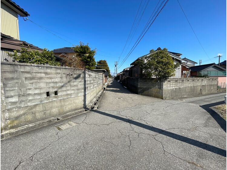 前面道路(南側)