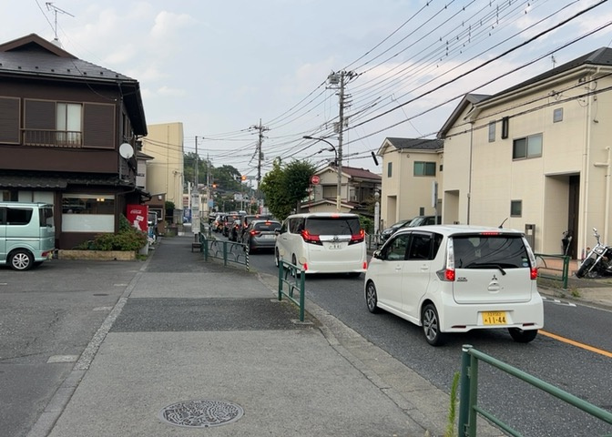 物件の詳細については、現地を見てわかること以外に、役所や法務局などで調べないとわからないことがあります。そのため、現地に行く場合は、もしこの物件を買ったらどのような生活ができるかをイメージしましょう。