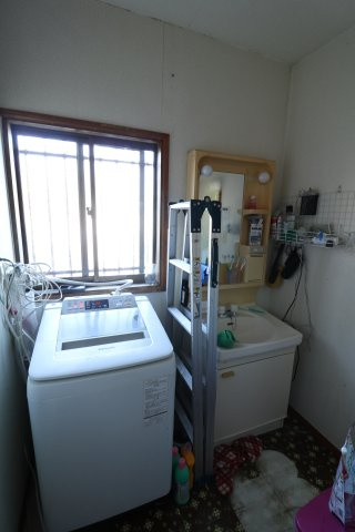 使いやすい独立洗面台です