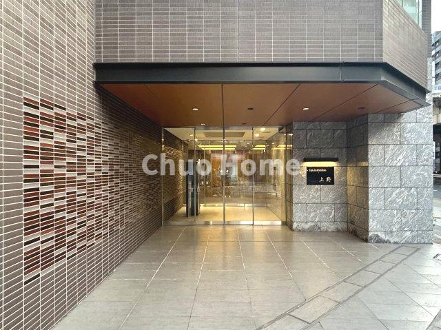 【エントランス】マンションのエントランスは、その物件の印象を決める、顔とも言える場所です。毎日通る場所ですからきれいなのが一番です。